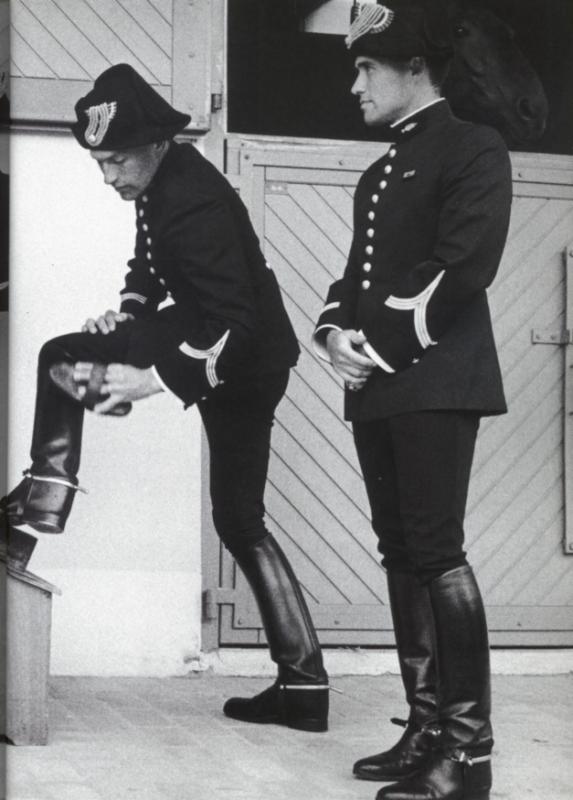 Re: Men in tall boots. Cadre Noir 10579-re--men-in-tall-boots--cadre-noir.jpg