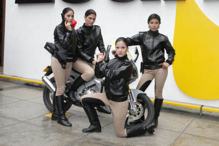 Re: traffic police women peru 11084-re--traffic-police-women-peru.jpg