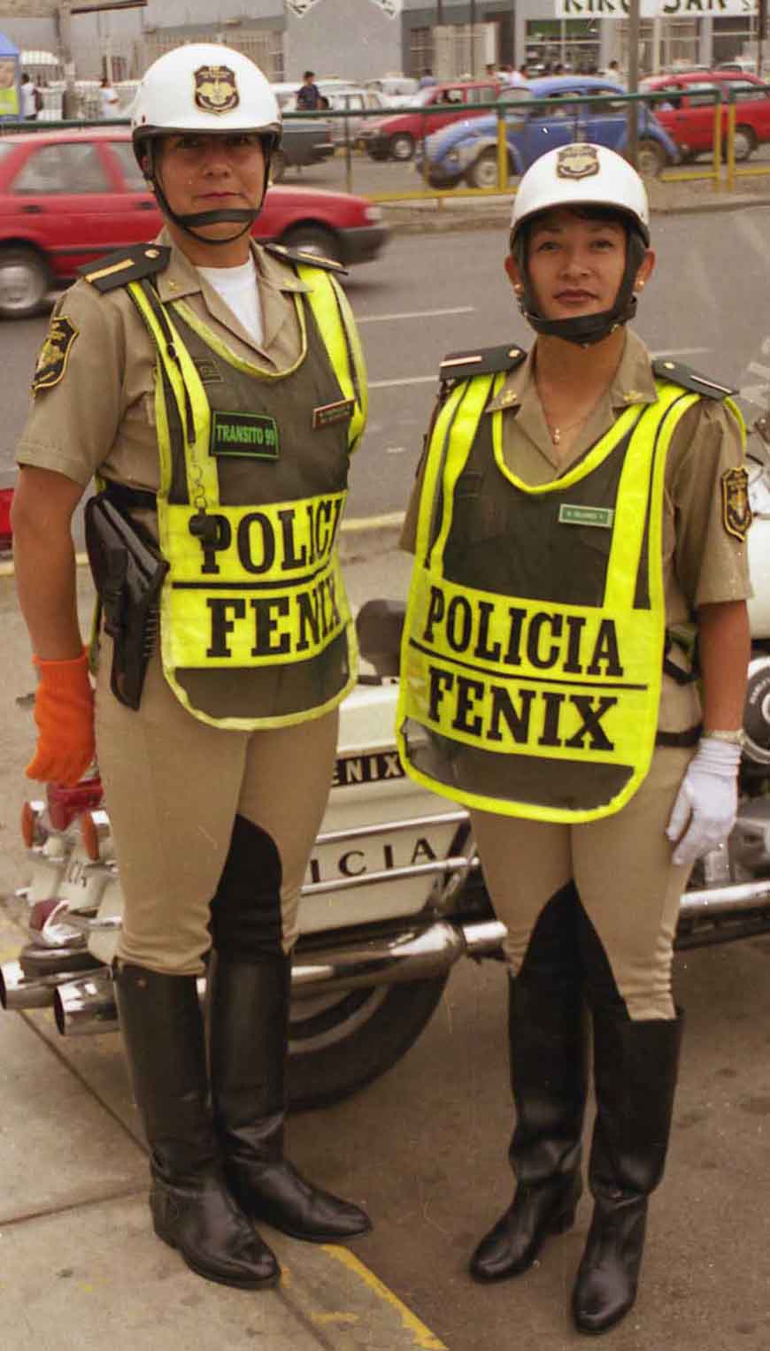Re: traffic police women peru 11092-re--traffic-police-women-peru.jpg