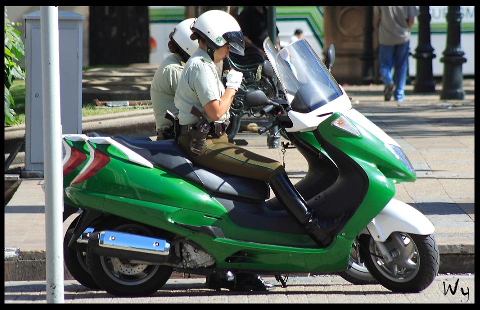 Re: policewomen chile 11107-re--policewomen-chile.jpg