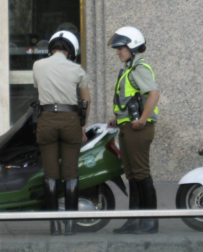 Re: policewomen chile 11109-re--policewomen-chile.jpg