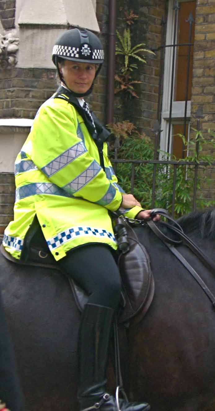 Re: policewomen uk 11139-re--policewomen-uk.jpg