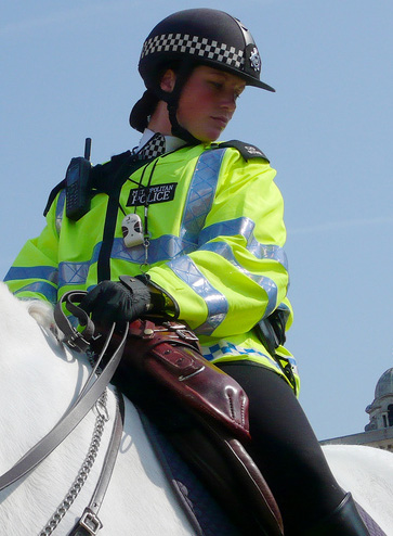 Re: policewomen uk 11143-re--policewomen-uk.jpg