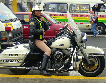 Re: traffic police women peru 11199-re--traffic-police-women-peru.jpg