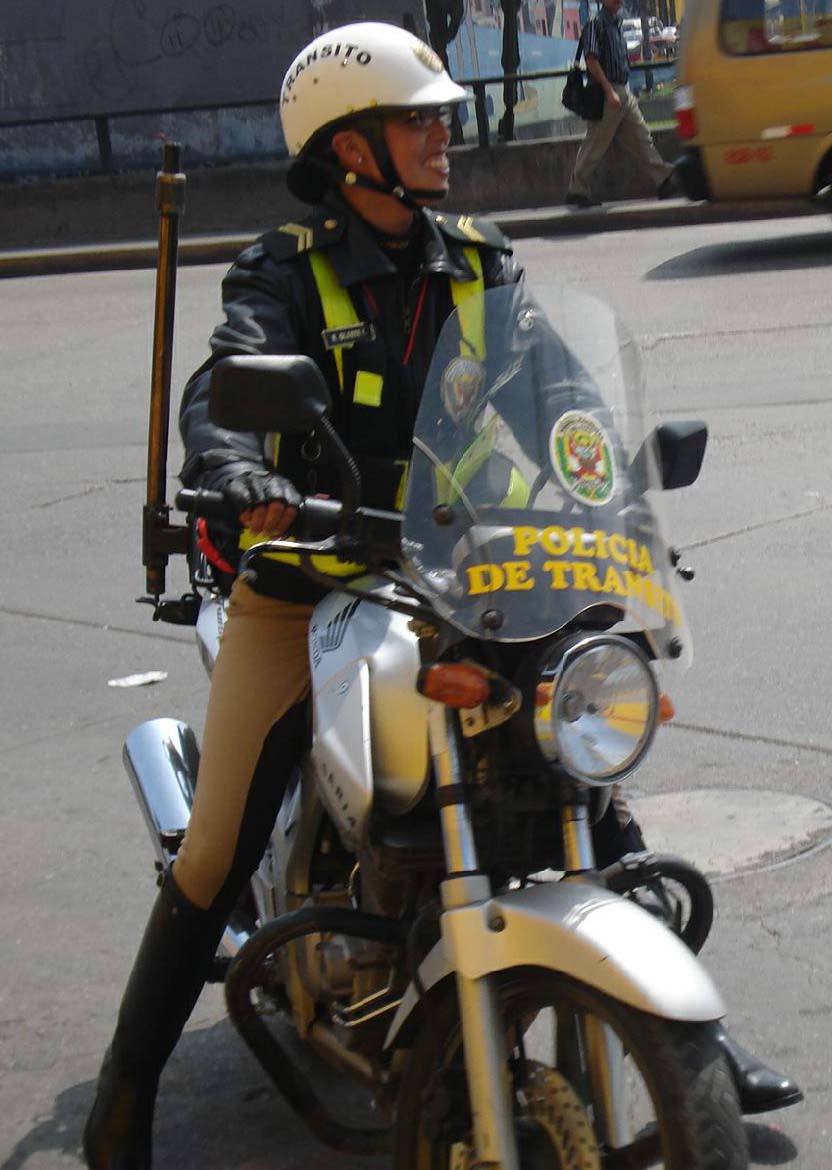 Re: traffic police women peru 11200-re--traffic-police-women-peru.jpg