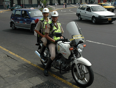 Re: traffic police women peru 11205-re--traffic-police-women-peru.jpg