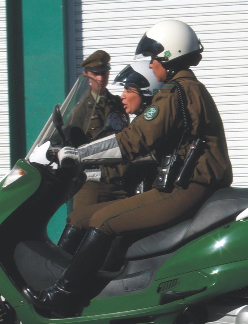 Re: policewomen chile 11232-re--policewomen-chile.jpg
