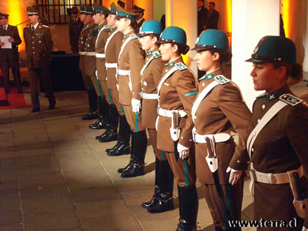Re: policewomen chile 11739-re--policewomen-chile.jpg
