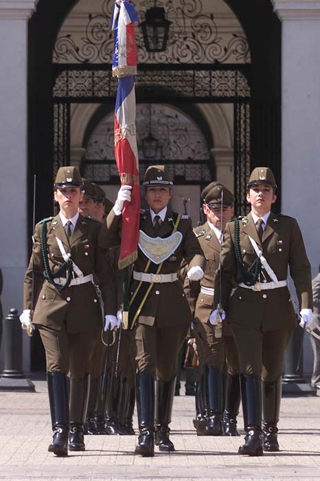 Re: policewomen chile 11741-re--policewomen-chile.jpg