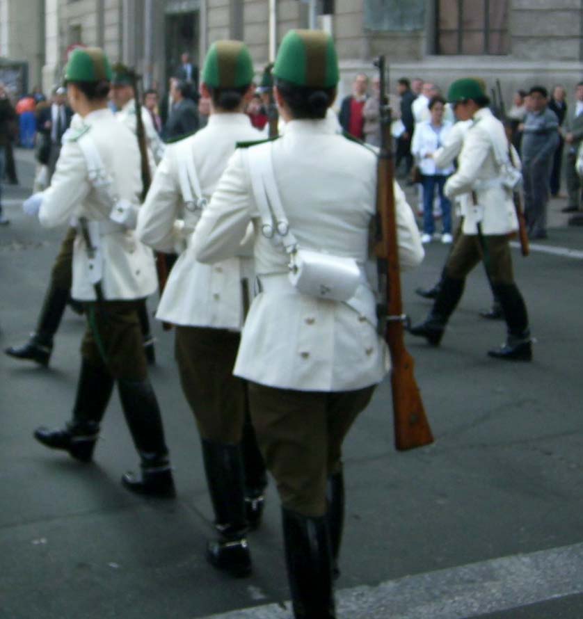 Re: policewomen chile 11750-re--policewomen-chile.jpg