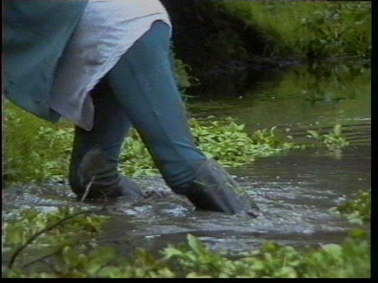 i think her feet are soaked 1250-i-think-her-feet-are-soaked.jpg