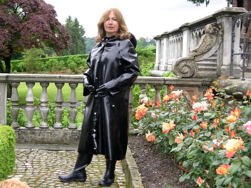 rubber mac with her ridingboots 12938-rubber-mac-with-her-ridingboots.jpg