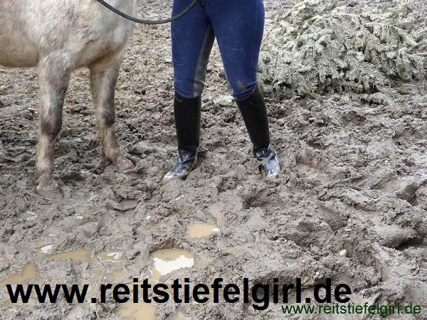 likes the mud 13164-likes-the-mud.jpg