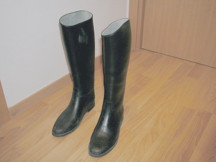 I'am wearing these boots as i type this 13225-i-am-wearing-these-boots-as-i-type-this.jpg