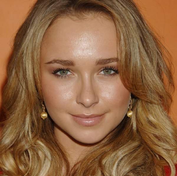 Hayden Panettiere (Slightly Off Topic) 13348-hayden-panettiere--slightly-off-topic-.jpg