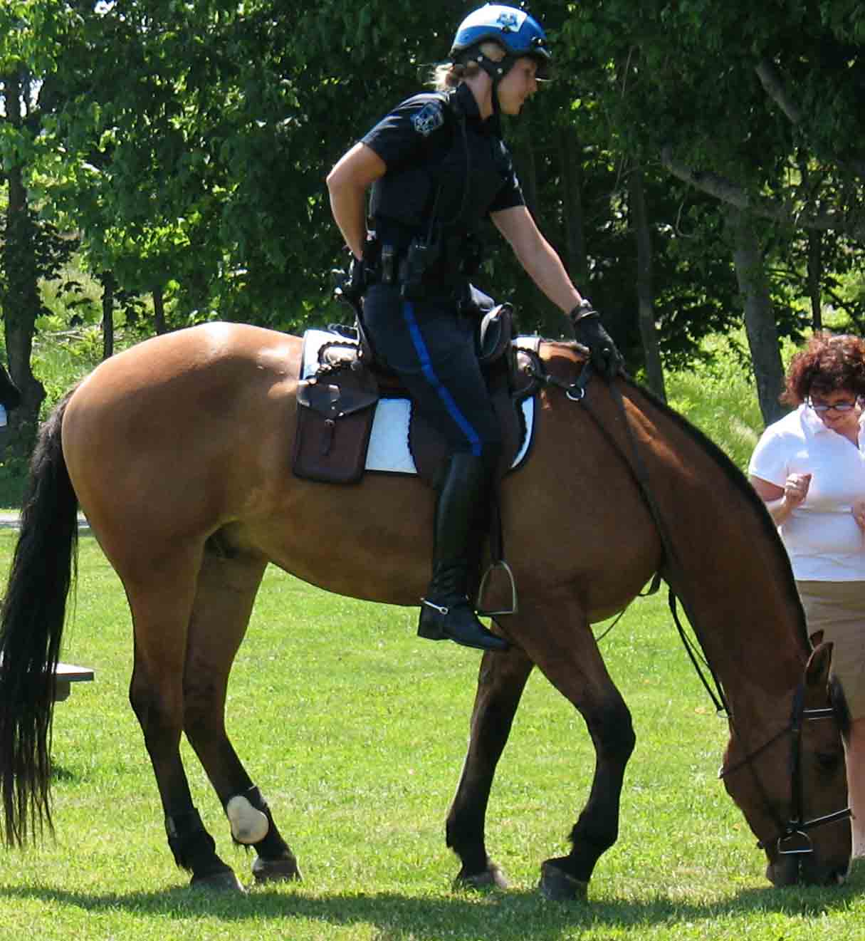 Re: policewomen from around the world 13360-re--policewomen-from-around-the-world.jpg