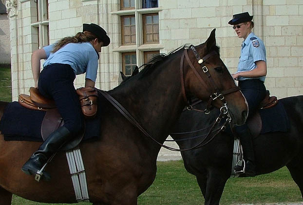 Re: policewomen from around the world 13367-re--policewomen-from-around-the-world.jpg