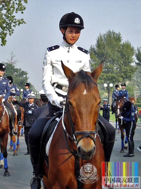 Re: policewomen from around the world 13382-re--policewomen-from-around-the-world.jpg