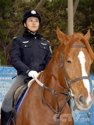 Re: policewomen from around the world 13383-re--policewomen-from-around-the-world.jpg