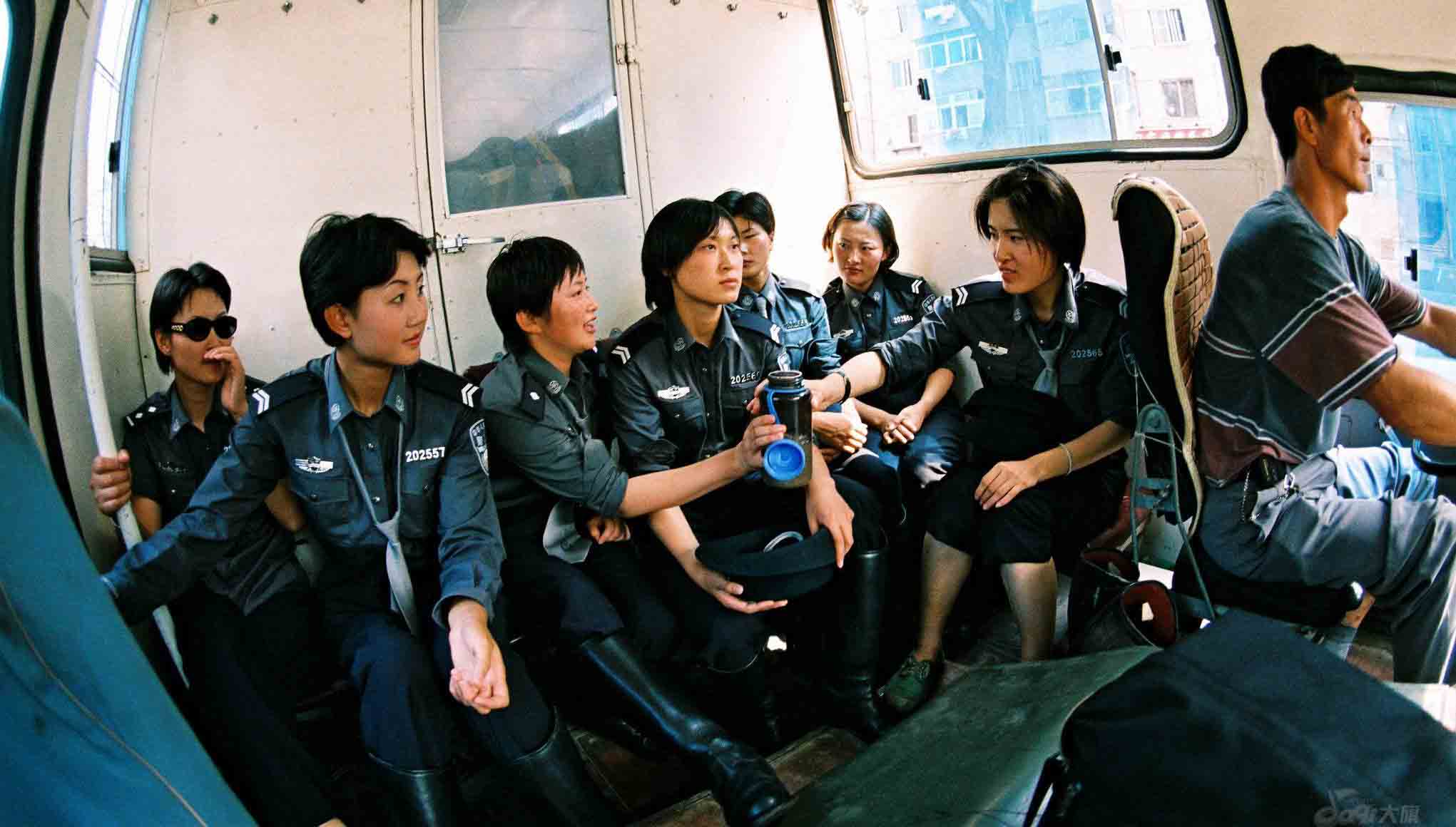 Re: policewomen from around the world 13460-re--policewomen-from-around-the-world.jpg