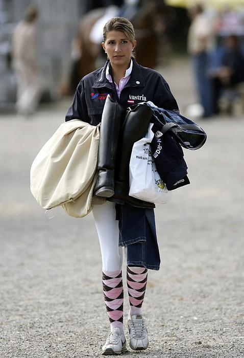 she carries her boots 1348-she-carries-her-boots.jpg