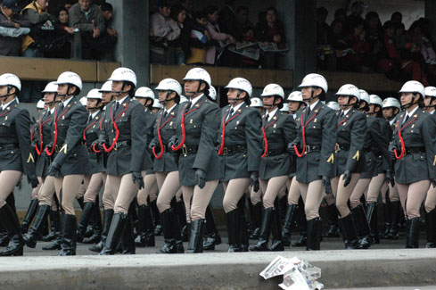 Re: more peru policewomen 14463-re--more-peru-policewomen.jpg