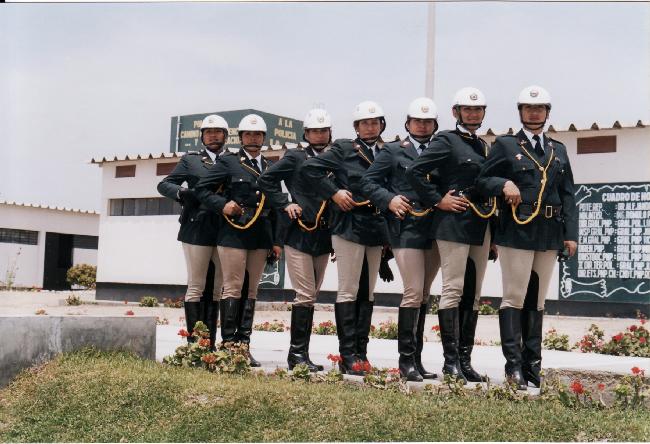 Re: more peru policewomen 14504-re--more-peru-policewomen.jpg