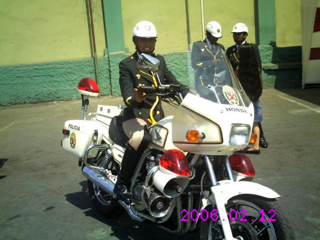 Re: more peru policewomen 14513-re--more-peru-policewomen.jpg