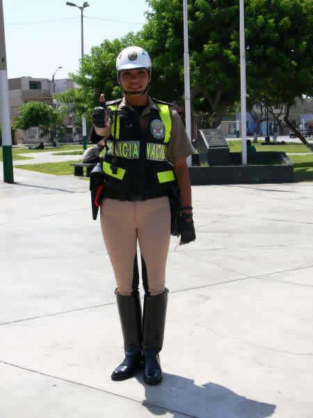 Re: more peru policewomen 14522-re--more-peru-policewomen.jpg