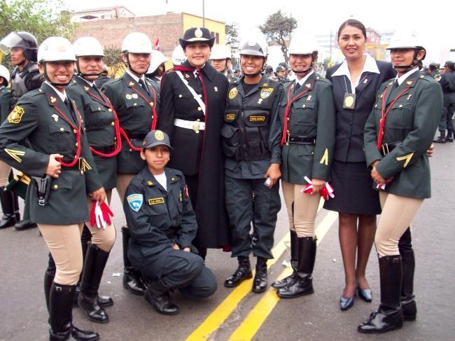 Re: more peru policewomen 14604-re--more-peru-policewomen.jpg