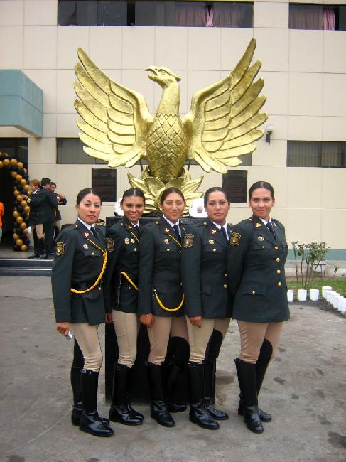 Re: more peru policewomen 14609-re--more-peru-policewomen.jpg