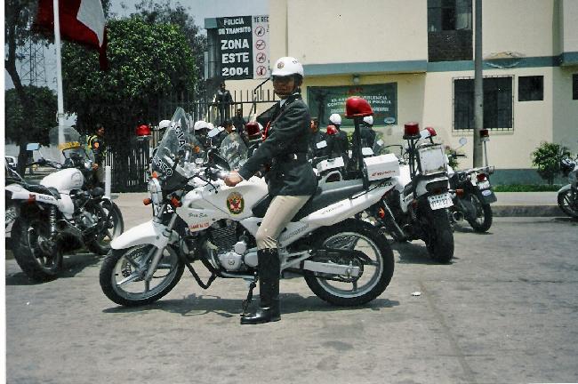 Re: more peru policewomen 14610-re--more-peru-policewomen.jpg