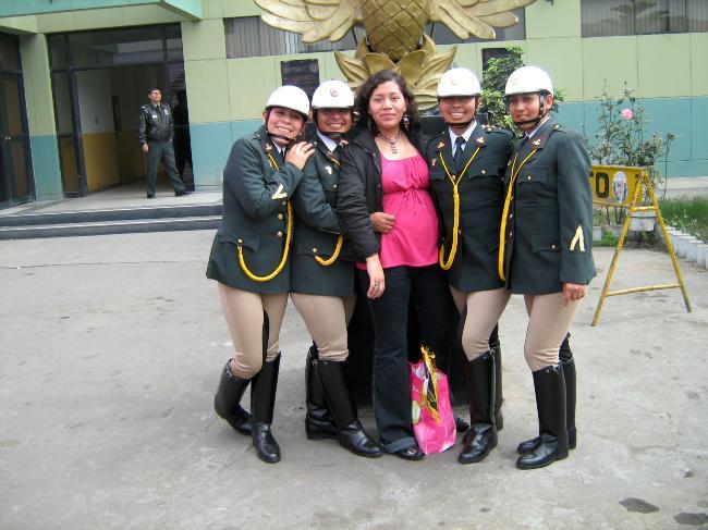 Re: more peru policewomen 14621-re--more-peru-policewomen.jpg