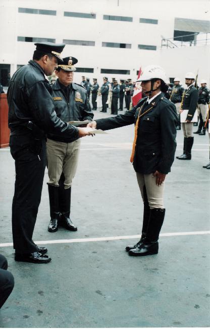 Re: more peru policewomen 14642-re--more-peru-policewomen.jpg