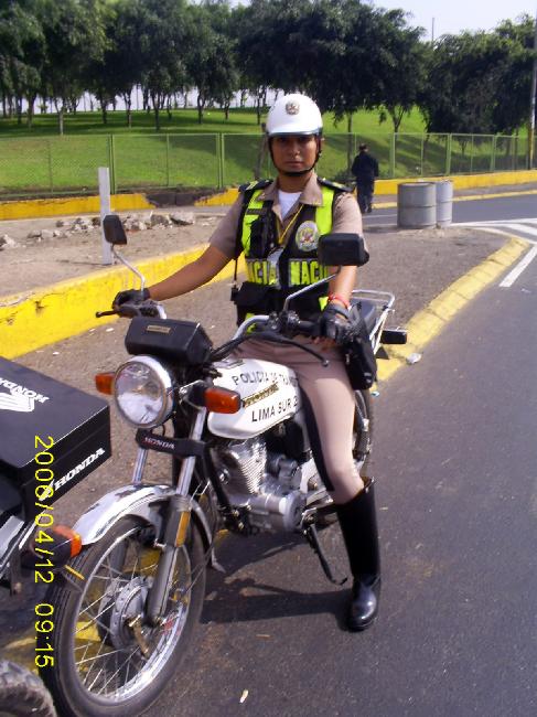 Re: more peru policewomen 14677-re--more-peru-policewomen.jpg