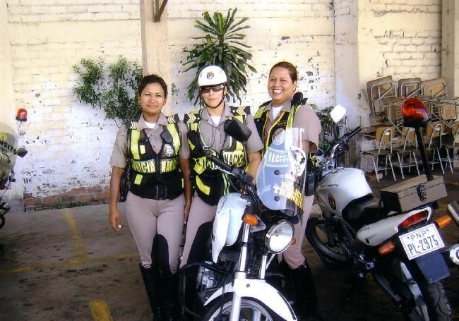 Re: more peru policewomen 14680-re--more-peru-policewomen.jpg