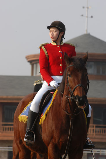 Re: dalian mounted cops 1474-re--dalian-mounted-cops.jpg