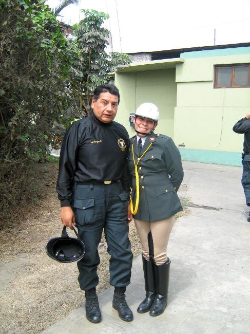 Re: more peru policewomen 15317-re--more-peru-policewomen.jpg