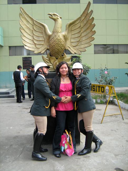 Re: more peru policewomen 15318-re--more-peru-policewomen.jpg