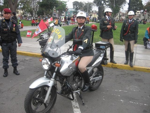 Re: more peru policewomen 15323-re--more-peru-policewomen.jpg