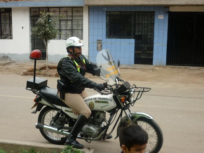 Re: more peru policewomen 15808-re--more-peru-policewomen.jpg