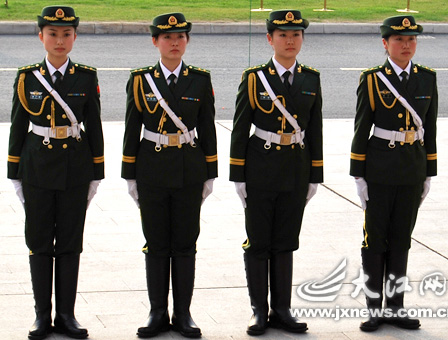 Chinese policewomen 15850-chinese-policewomen.jpg