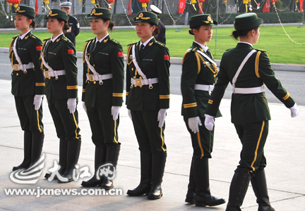 Re: Chinese policewomen 15856-re--chinese-policewomen.jpg