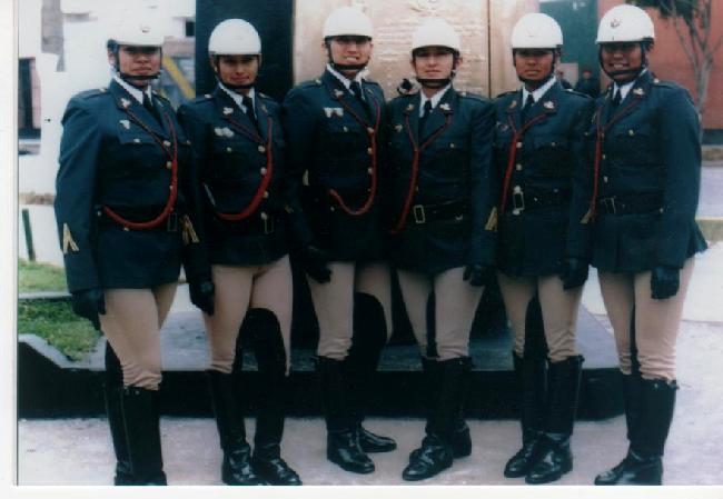 Re: more peru policewomen 16083-re--more-peru-policewomen.jpg