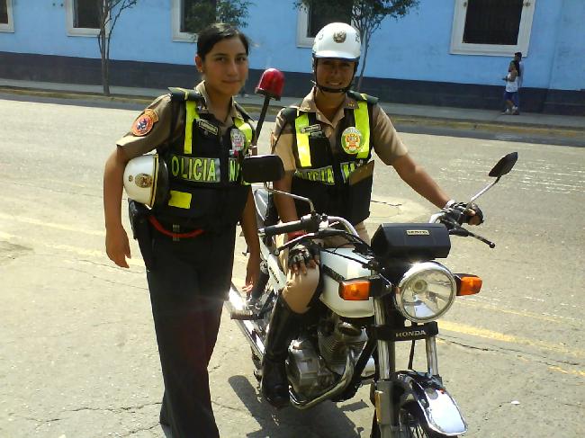 Re: more peru policewomen 16085-re--more-peru-policewomen.jpg