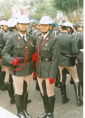 Re: more peru policewomen 16088-re--more-peru-policewomen.jpg