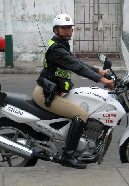 Re: more peru policewomen 16107-re--more-peru-policewomen.jpg