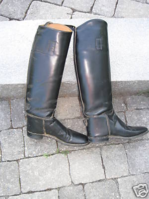 Re: what happened to her boots ? 16225-re--what-happened-to-her-boots--.jpg