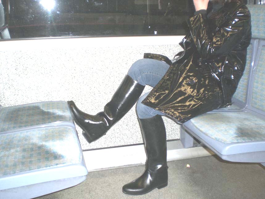 Re: love her coat & ridingboots 16376-re--love-her-coat---ridingboots.jpg