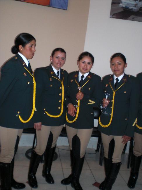 Re: more peru policewomen 16555-re--more-peru-policewomen.jpg